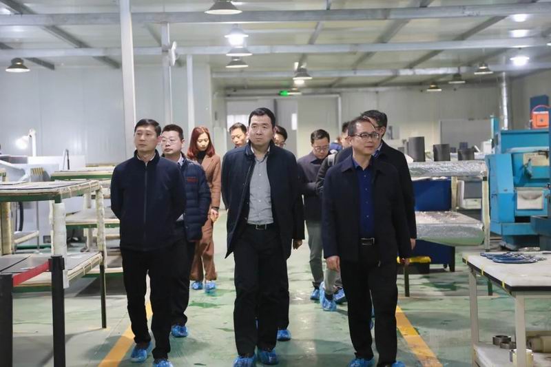 廣西北部灣國際港務集團有限公司黨委委員、副總經(jīng)理馬正國一行蒞臨隆華考察交流