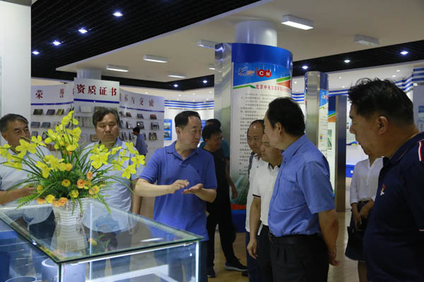 市政協(xié)副主席安石柱一行調(diào)研隆華：加快企業(yè)創(chuàng)新和服務能力